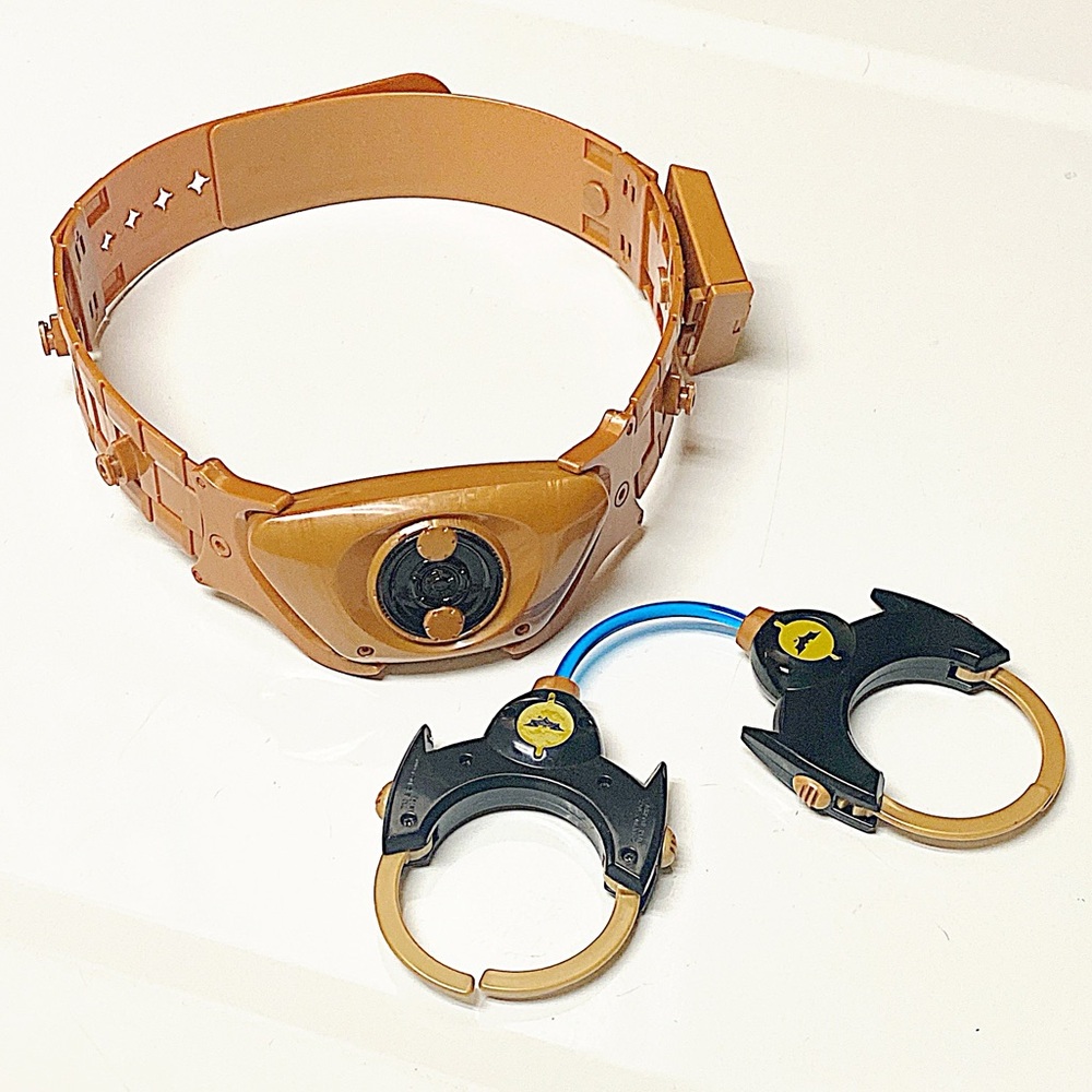 Batman Costume Utility Belt & Bat Cuffs DC Comics Kids Cosplay Dress Up - Picture 2 of 11